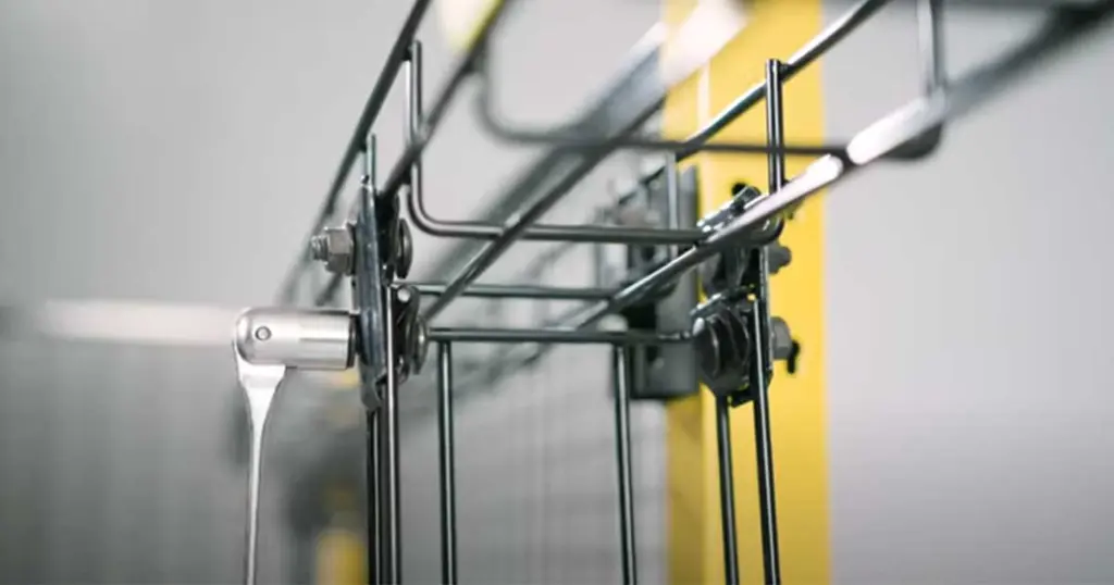 Assembly Shape the cable tray by yourself with Axelent