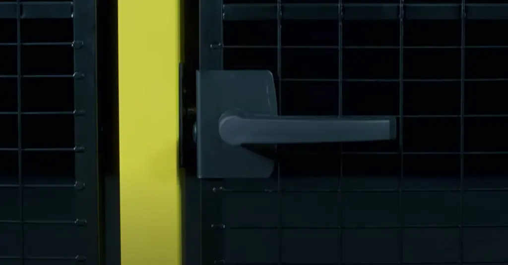 Assembly Snap Lock For Hinge Door Machine Guarding Axelent